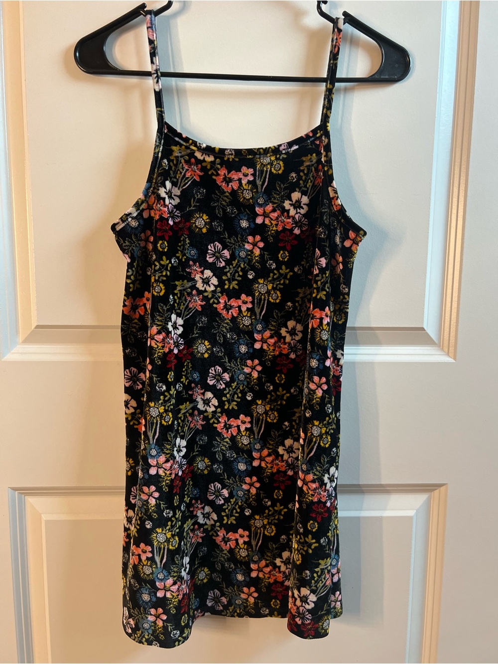 Floral Spaghetti-Strap Midi Dress in Black